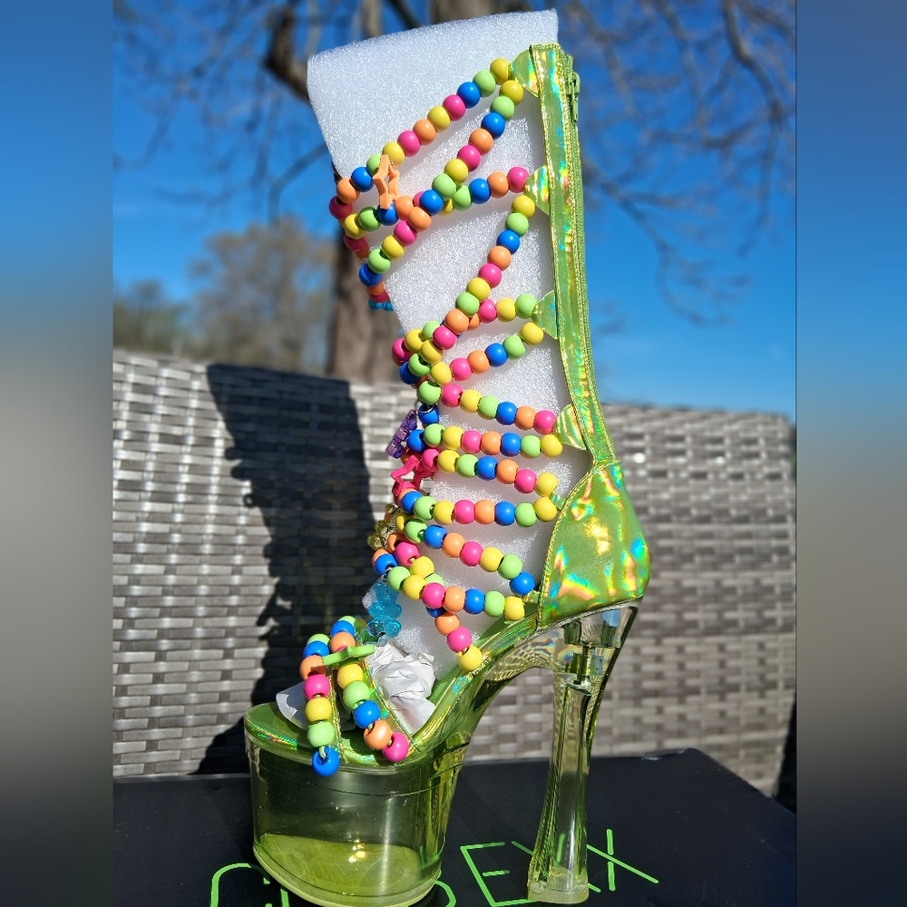 CLUB EXX® Beaded Holographic Clear Platform Rave Heels w/ Charms | Size 7 - Picture 7 of 10